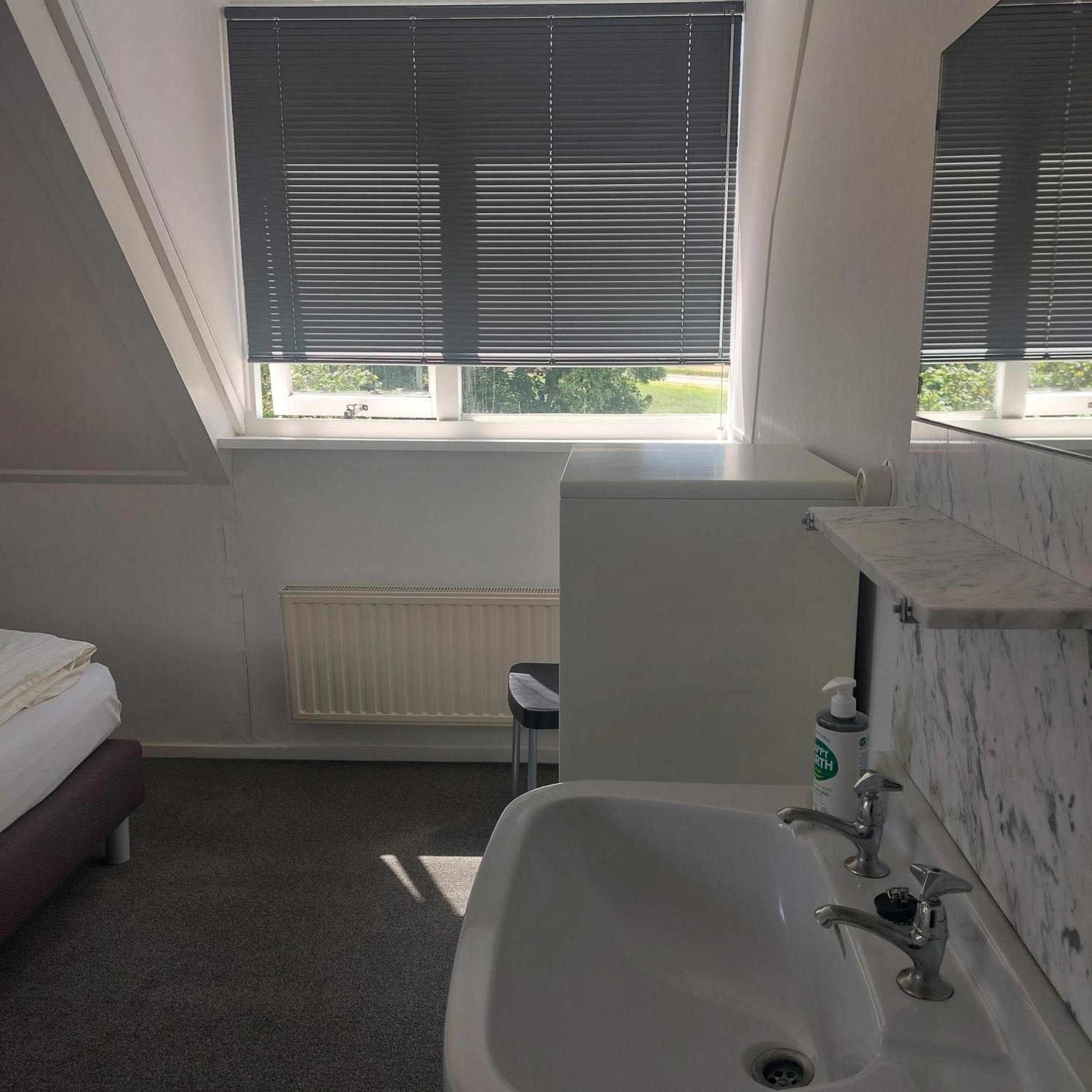 Hof Christina Vakantiewoningen Vrouwenpolder Esterno foto