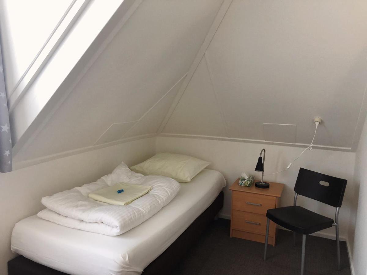 Hof Christina Vakantiewoningen Vrouwenpolder Esterno foto